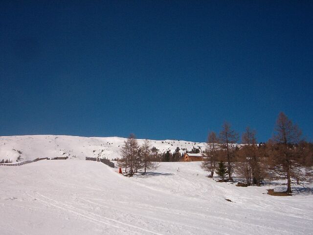 A Branntweinerabfahrt tetején két hüttét is találunk, nagyszerű panorámával