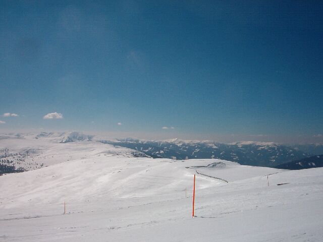 Az óriási Aineck vízározó egy része. Ezen a képen annyira nem jön ki, de a valóságban tényleg hatalmas