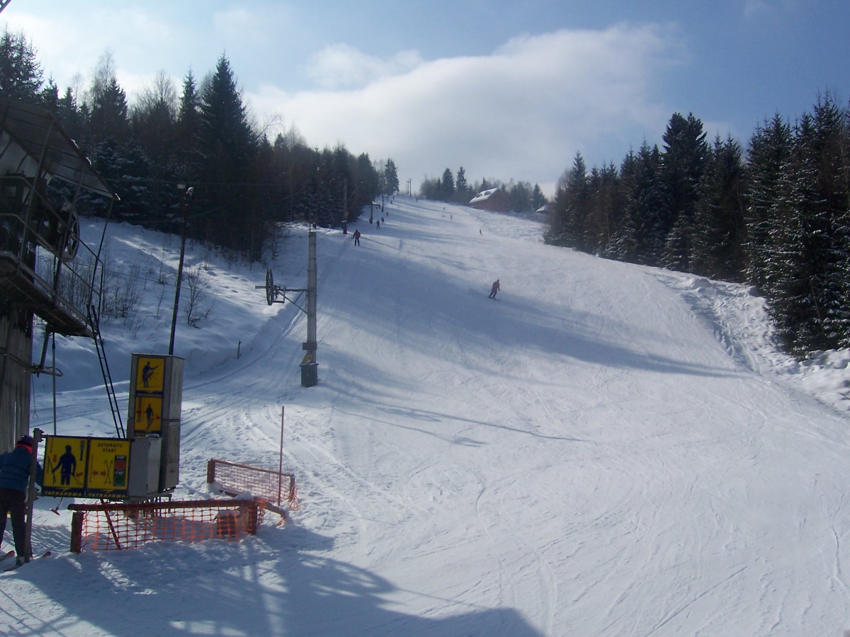 A piros jelzésű pálya lentről nézve