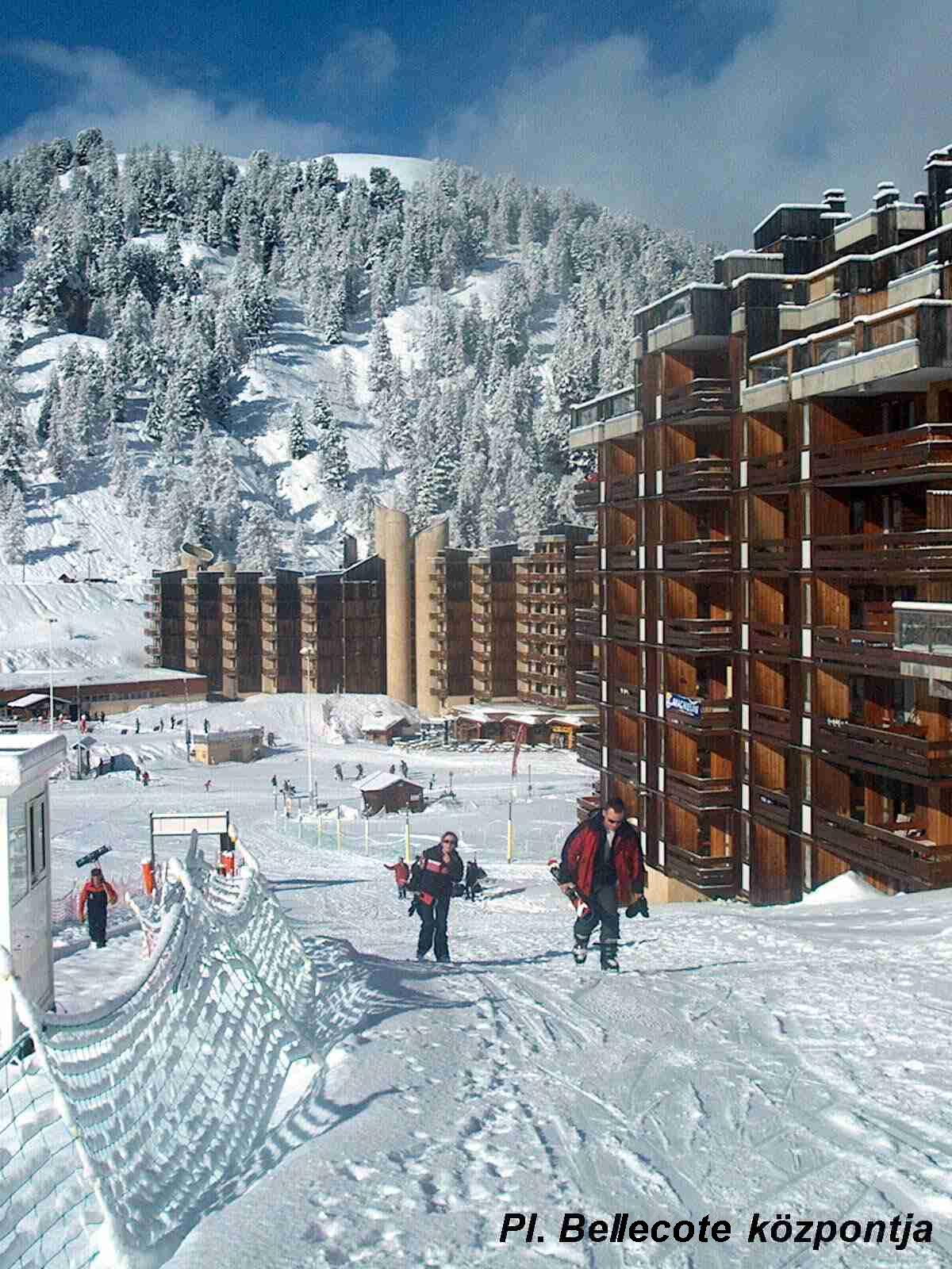 Lakóházunk ajtajából