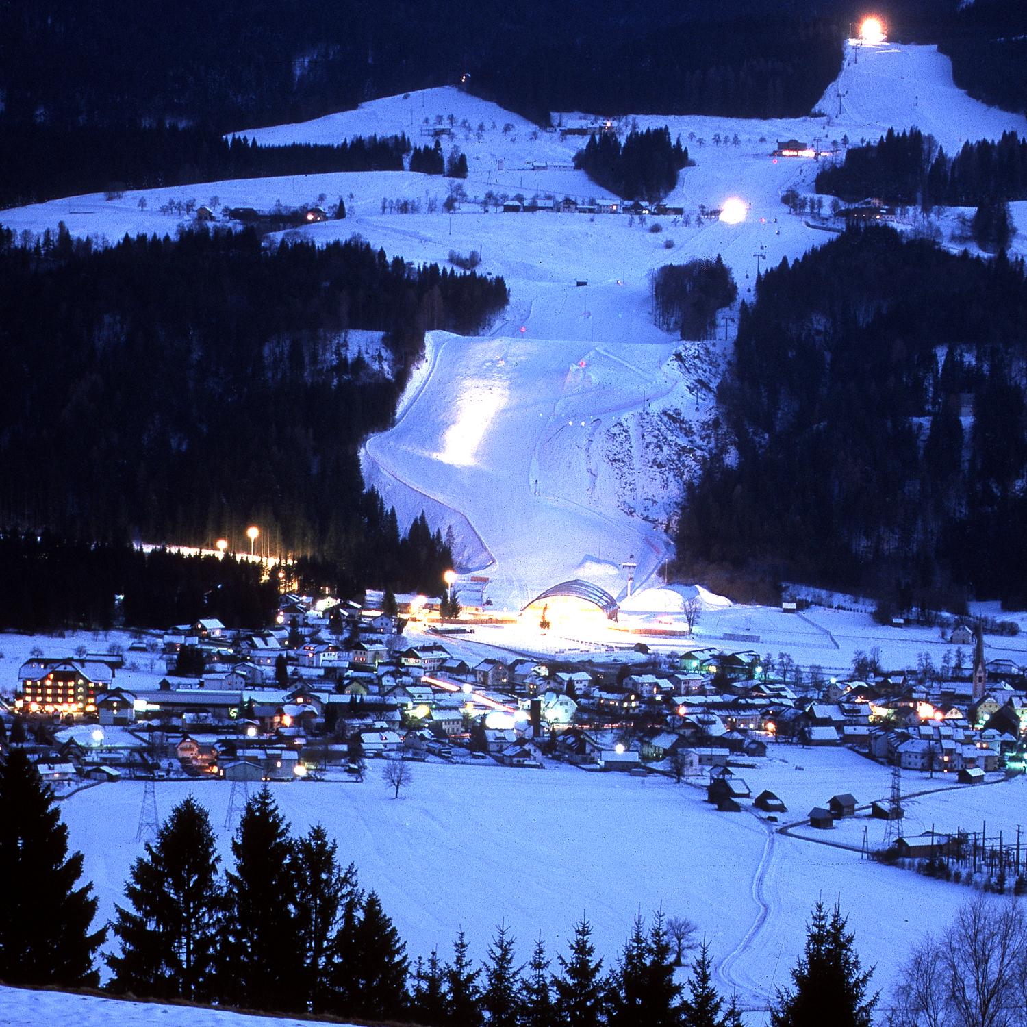 Kivilágított sípálya Nassfelden