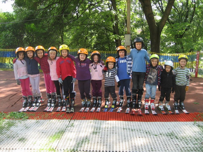 Csoportkép - a Pasasréti Síiskola tanulói