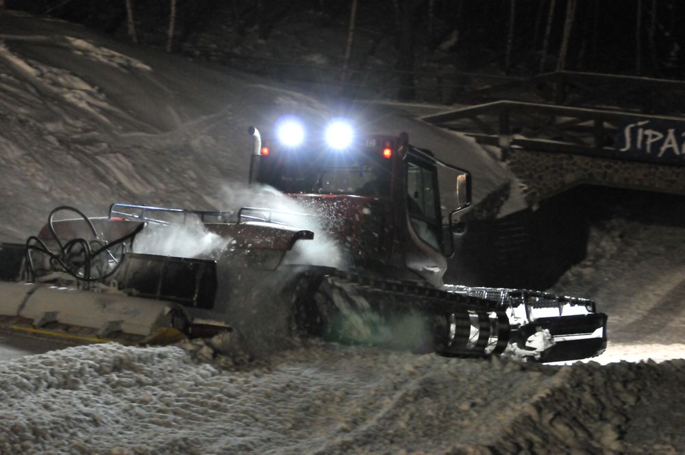 sipark-pistenbully300-19.jpg