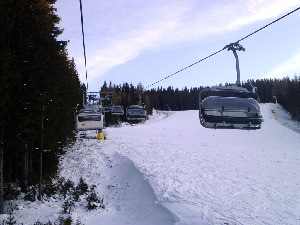 Lärchkogelbahn és a lezárt piros 5-ös pálya