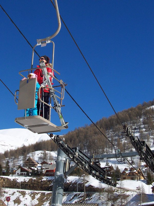 Központból a kabinhoz szállító "álló-lift"