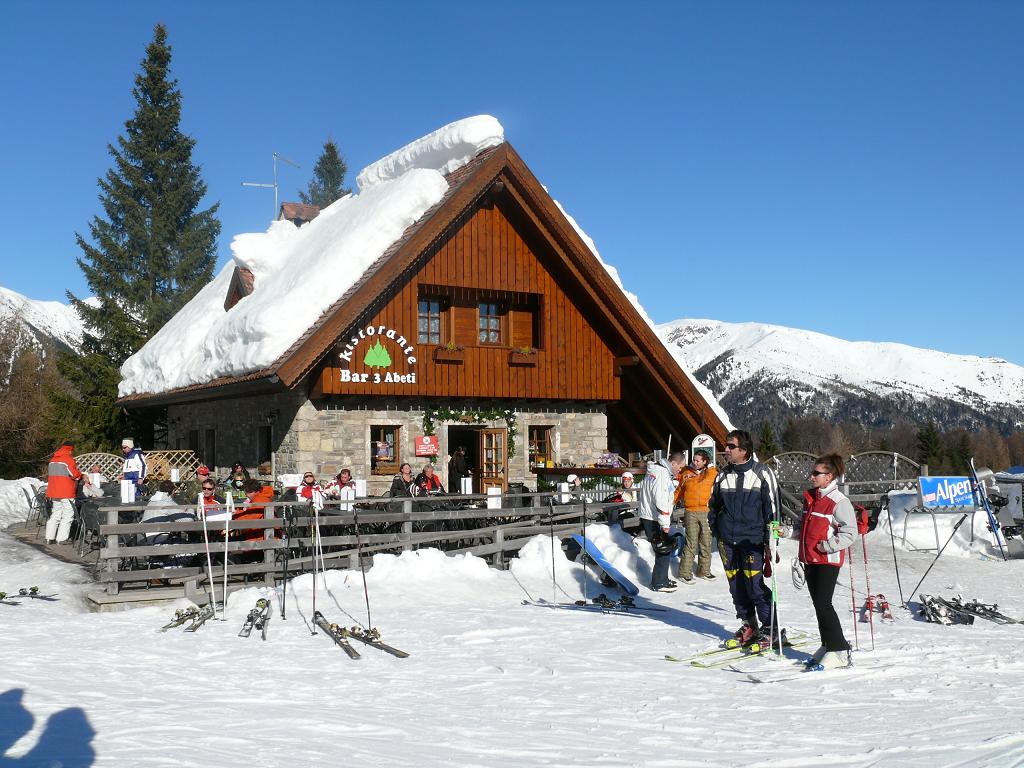 3-fenyo-nevu-hutte.jpg