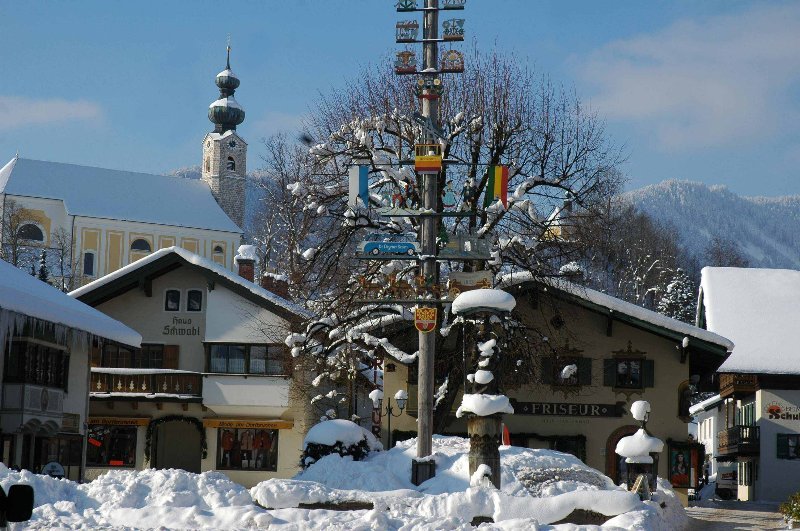 1-Dorf-Maibaum.jpg