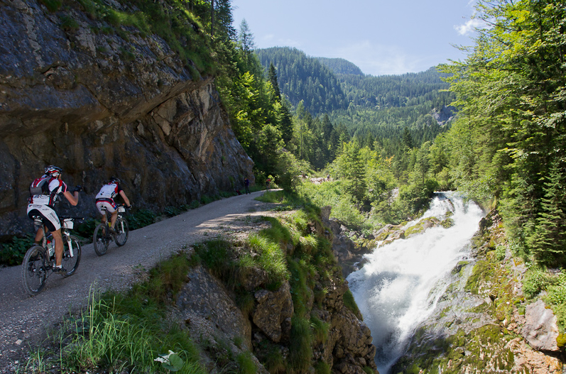 A hosszú és meredek táv gyönyörű tájakon vezet keresztül