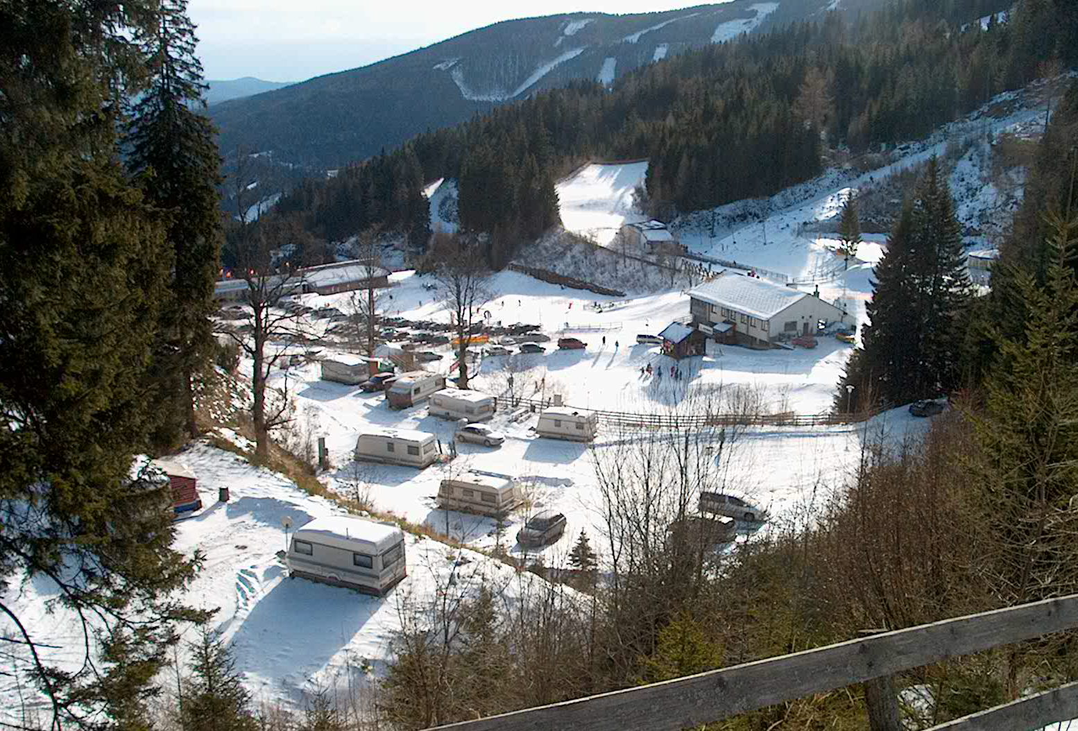 Lelátás a kerűlő szakaszról a centrumba
