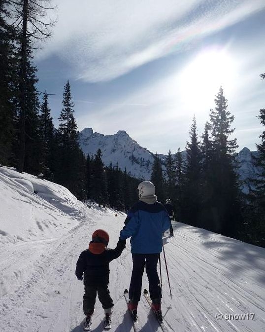 Az első méterek, kézenfogva.
