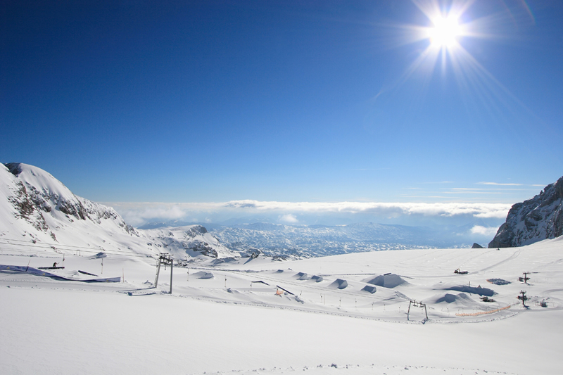 A Dachstein gleccser téli-nyári sípályái