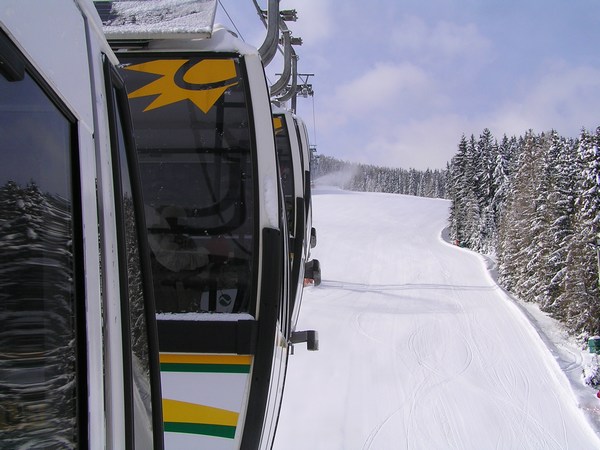 Hochwurzen Gipfelbahn kabinfuzéres felvonó