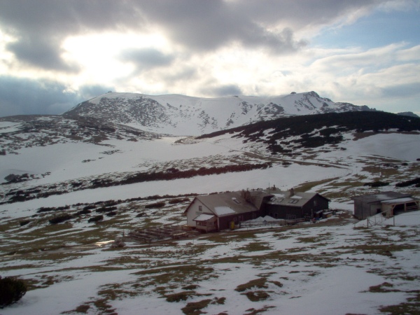 A Klosterwappewen-Kaiserstein gerinc, előtérben a Damböckhaus