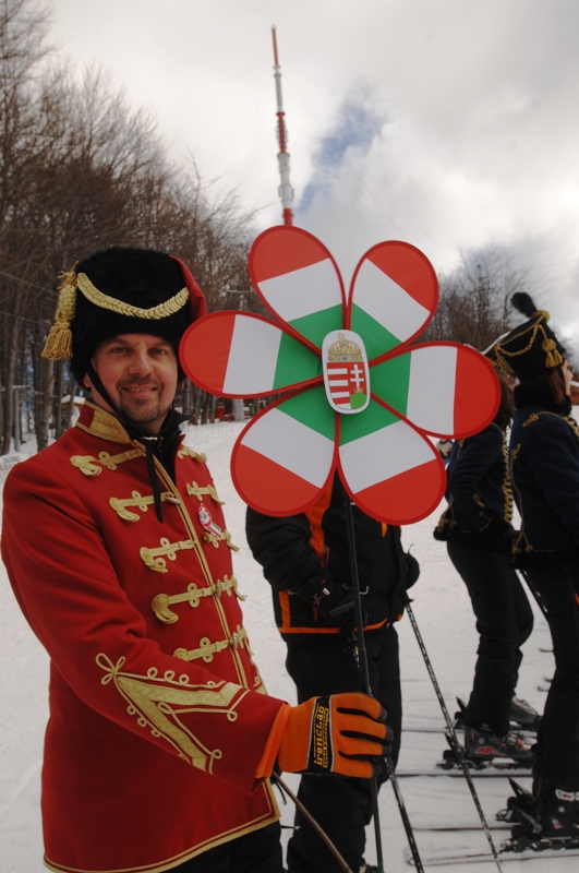 Klauszmann Viktor huszáröltözetben