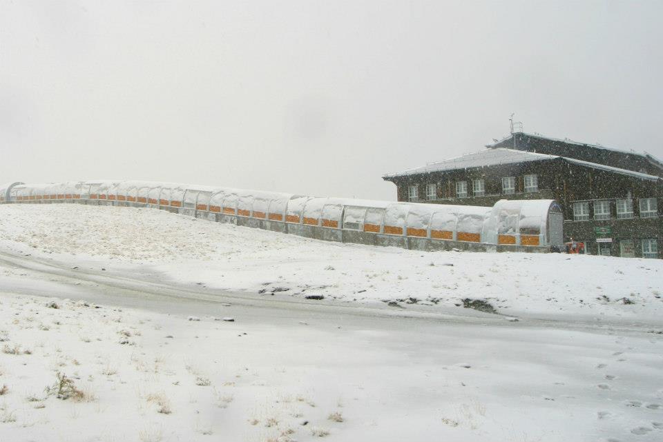 Az idei első havazás a spanyol Sierra Nevada síterepén