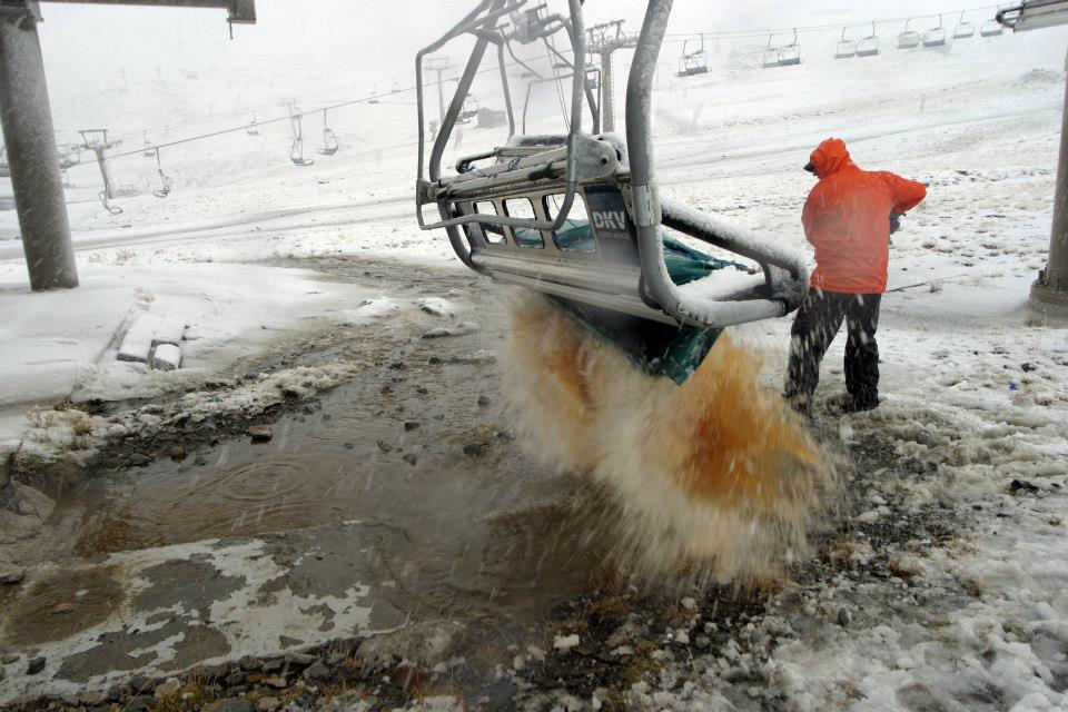 Az idei első havazás a spanyol Sierra Nevada síterepén