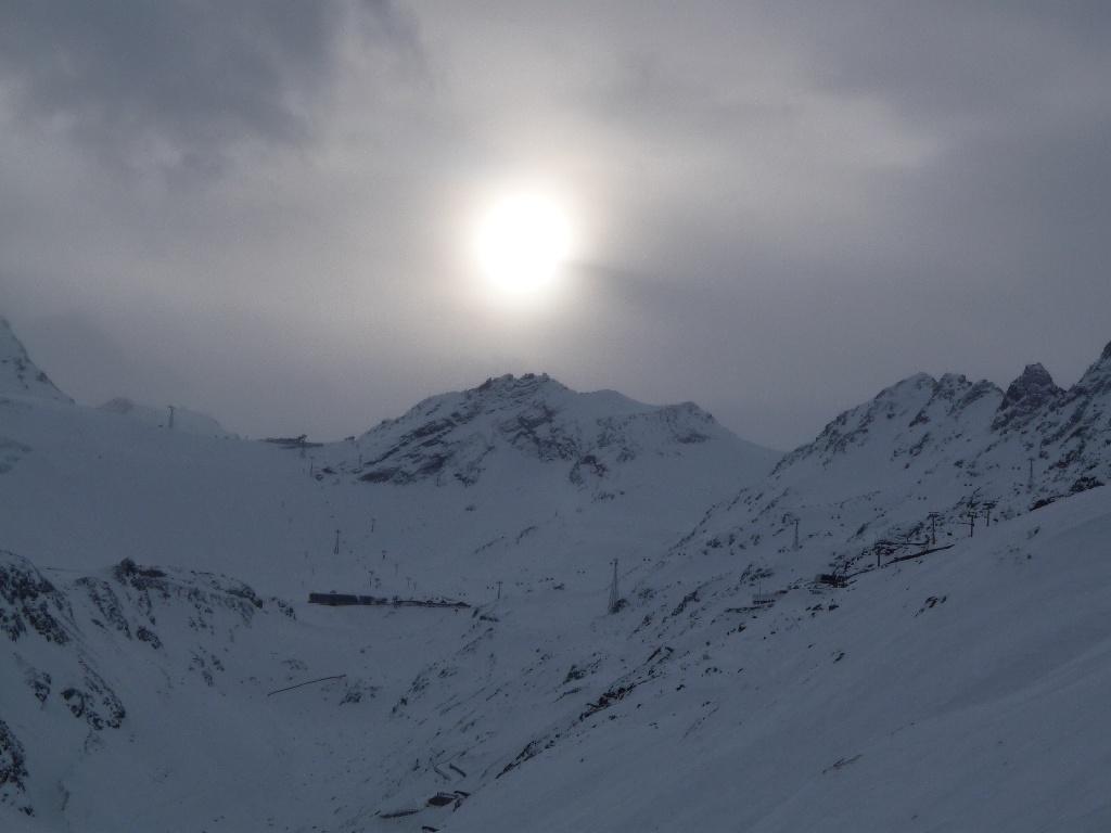A Rettenbach-gleccser völgye naplementekor