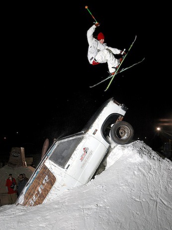 1998-ban kezdtek a freestyle sportolók számára is versenyruhákat gyártani