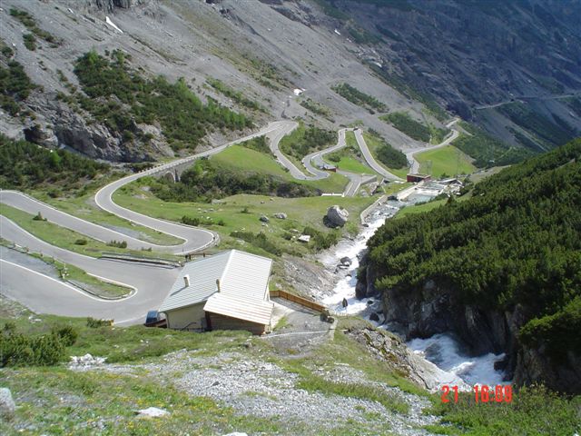 Stelvio_szerpentin.jpg
