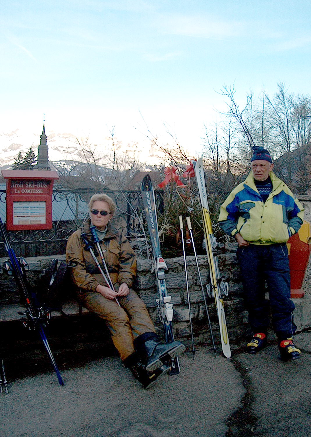 Reggeli síbusz várakozás a házunk elött
