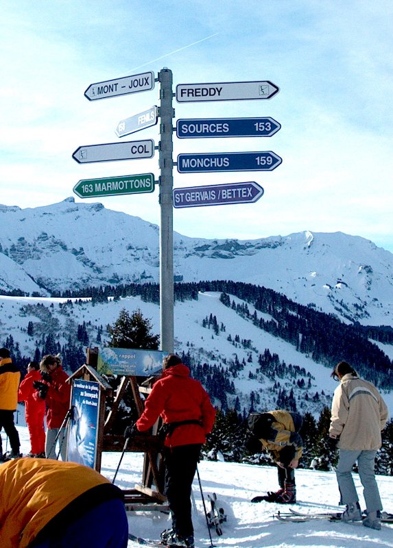 Mt.Joux felvonó alsó állomása előtt
