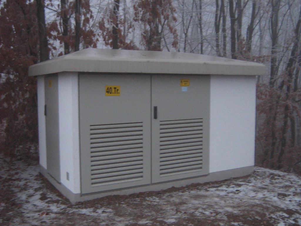 This is the egyik új transzformátor. Kell a póver!