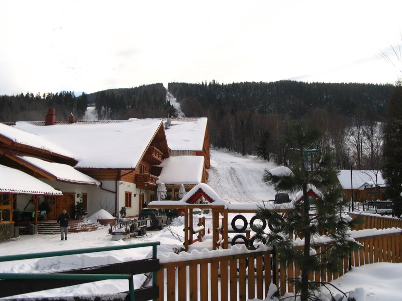 Újépítésű szálloda Szczyrkben - itt már november elején havazott!