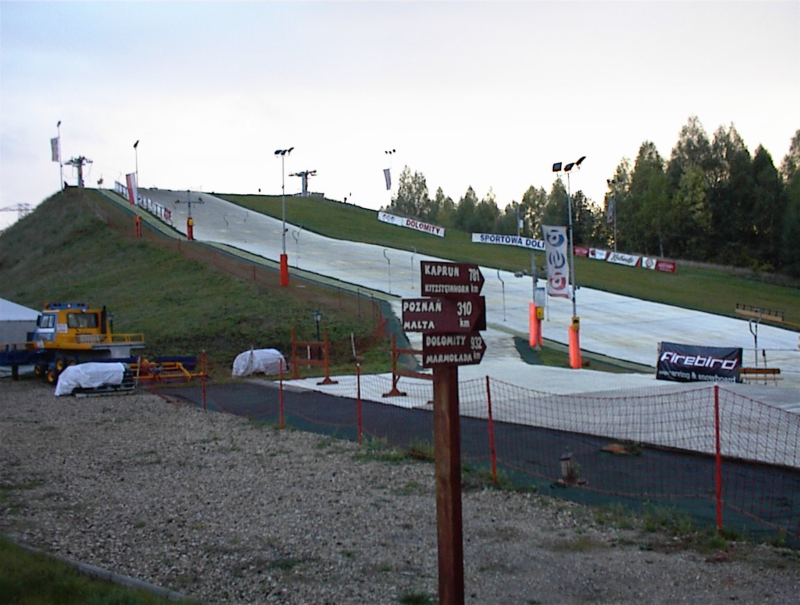 Egész évben nyitva van a műanyag sípálya az egykori bánya helyén Bytomban