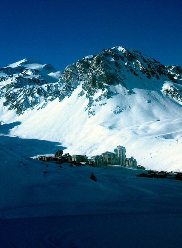 Kabinból Val Claret épületei