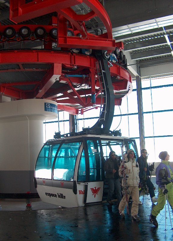 "Olympique" felvonó kabinja