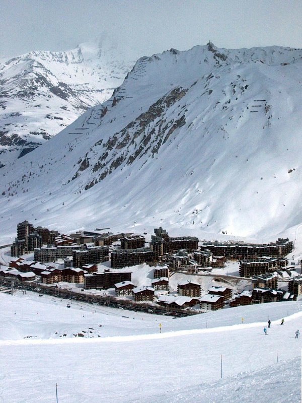 Val Claret házai felett