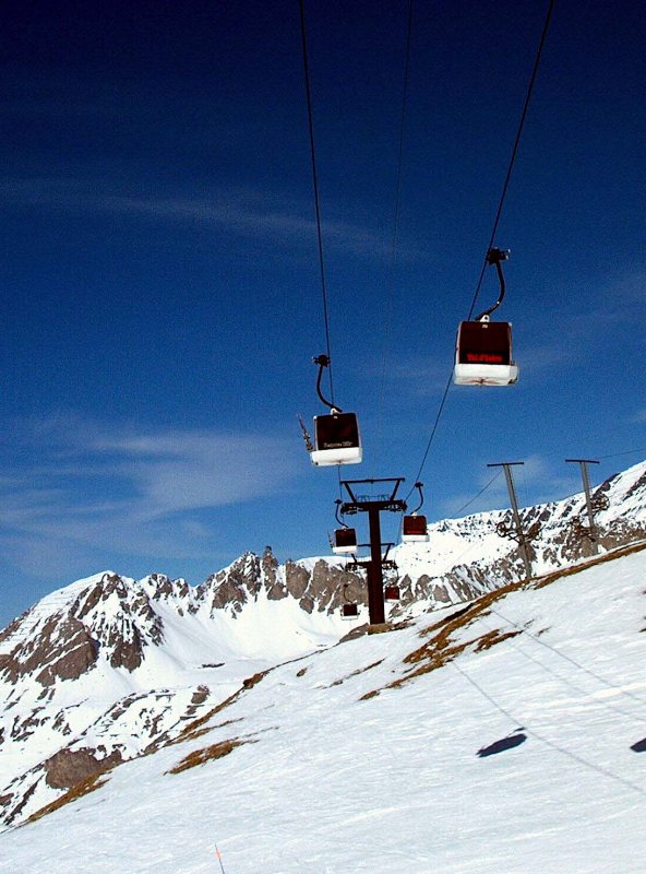 Felfelé tartó L' Iseran kabibok a gleccser aljába