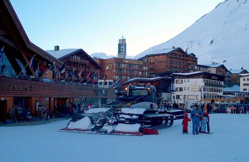 "Trak-trakt" munkagép mint kiállított tárgy