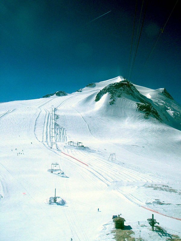 Motte-ról lejövő két pálya szakasz a kilátó-teraszról