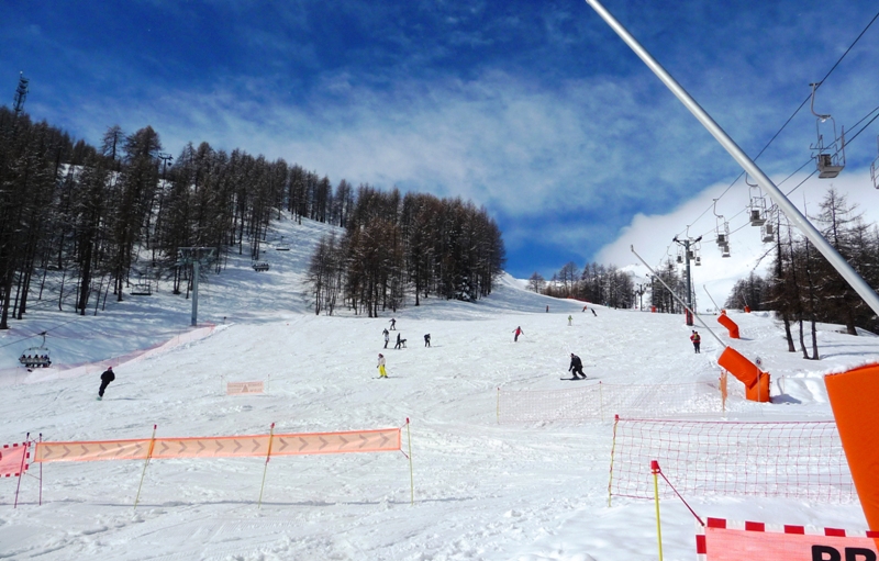 6 személyes és a 4 személyes felvonó alja, 1800m