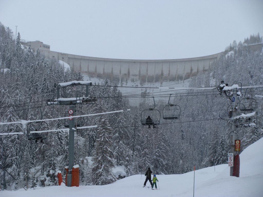A gát látványa Les breveriers-nél (1550 m)