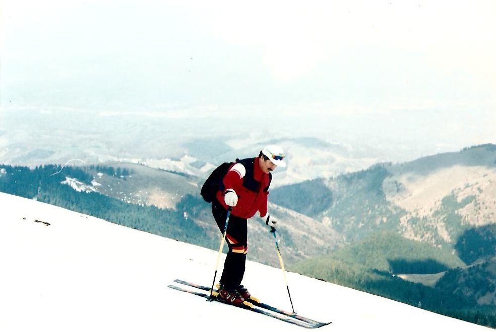 Tavaszi sízés a Párengon a nyolcvanas évek elején.