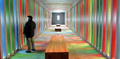 Emlémű az áldozatok tiszteletére