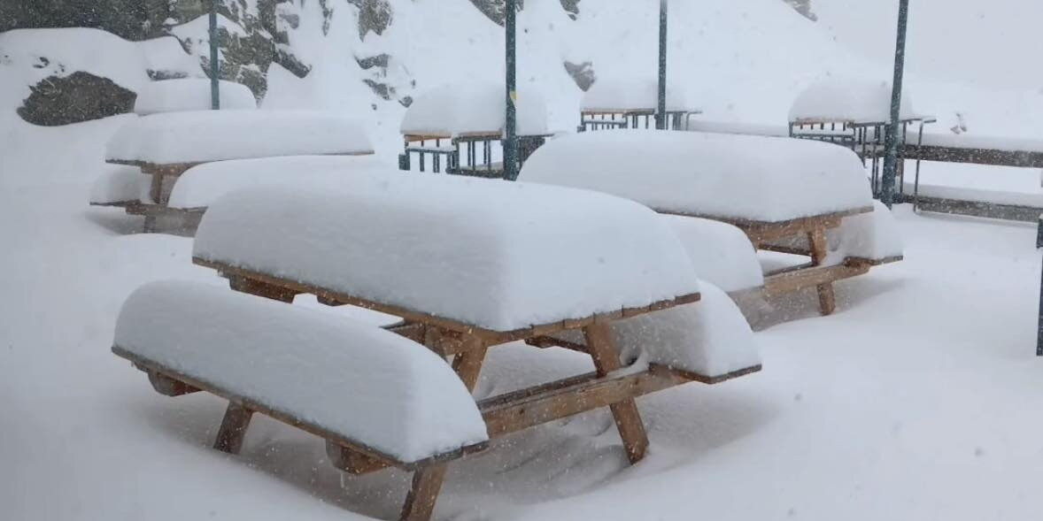 Kb. fél méter hó a Salati-hágónál, kb. 2800 méteren (Kép: Meteo Valle d