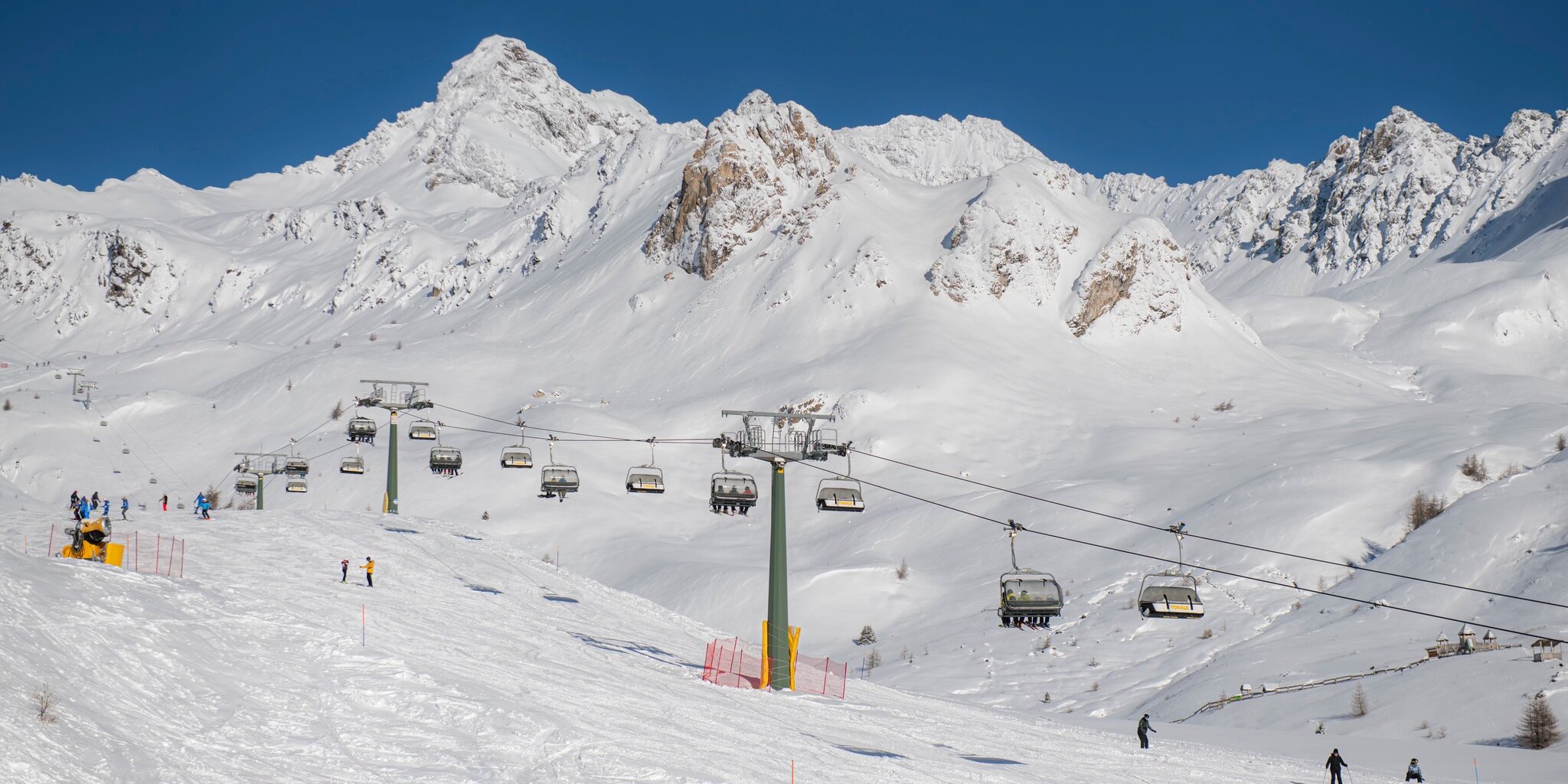 Tonale, Olaszország, 40-50 cm hó után