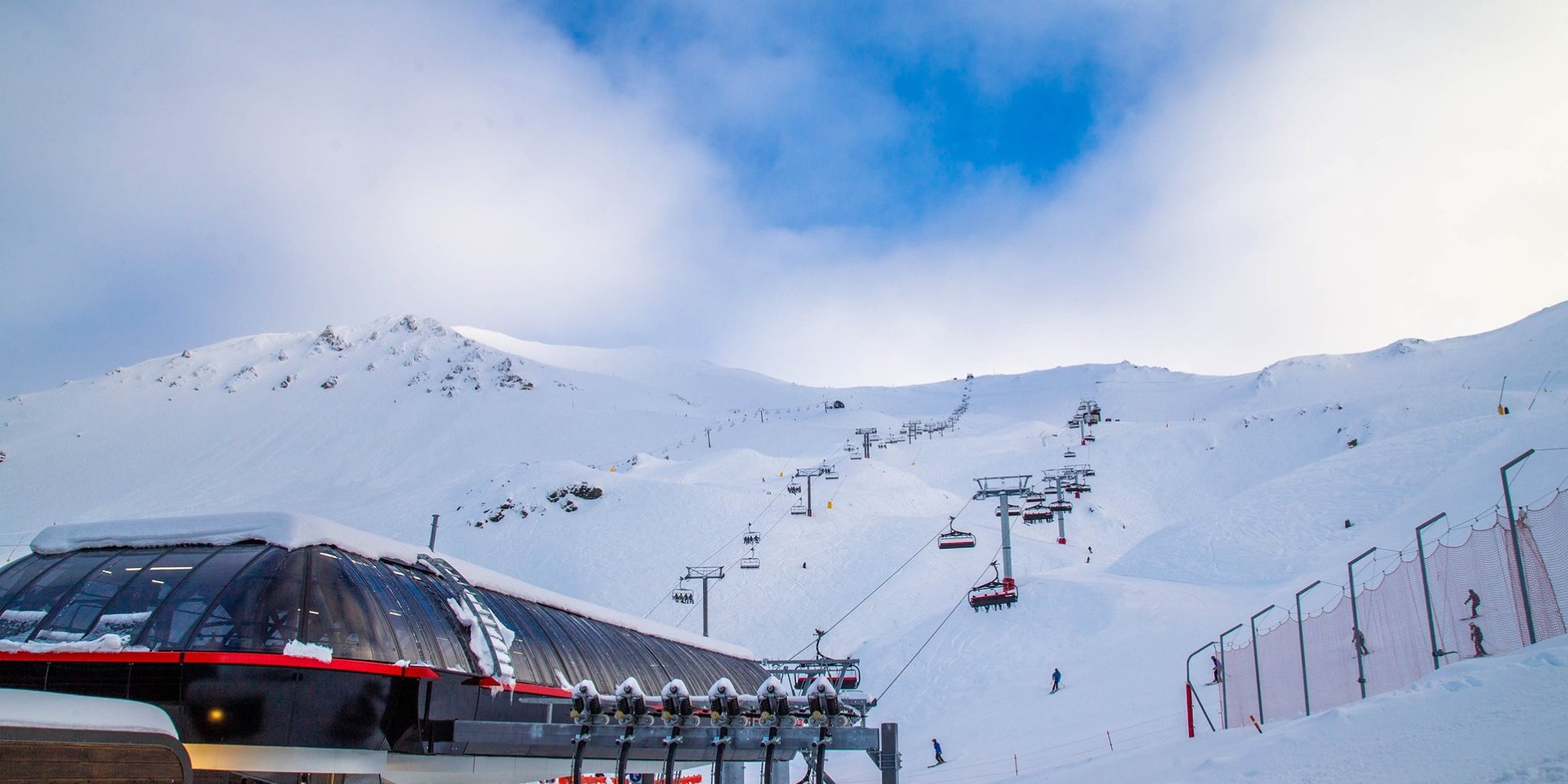 Mt Hutt (Új-Zéland) napsütésben