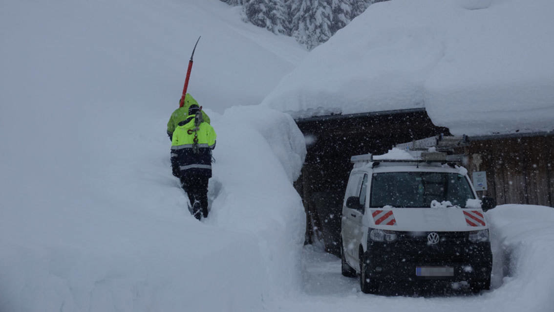 Tirol: szakemberek próbálják visszaállítani az áramellátást (Kép: zoom.tyrol)
