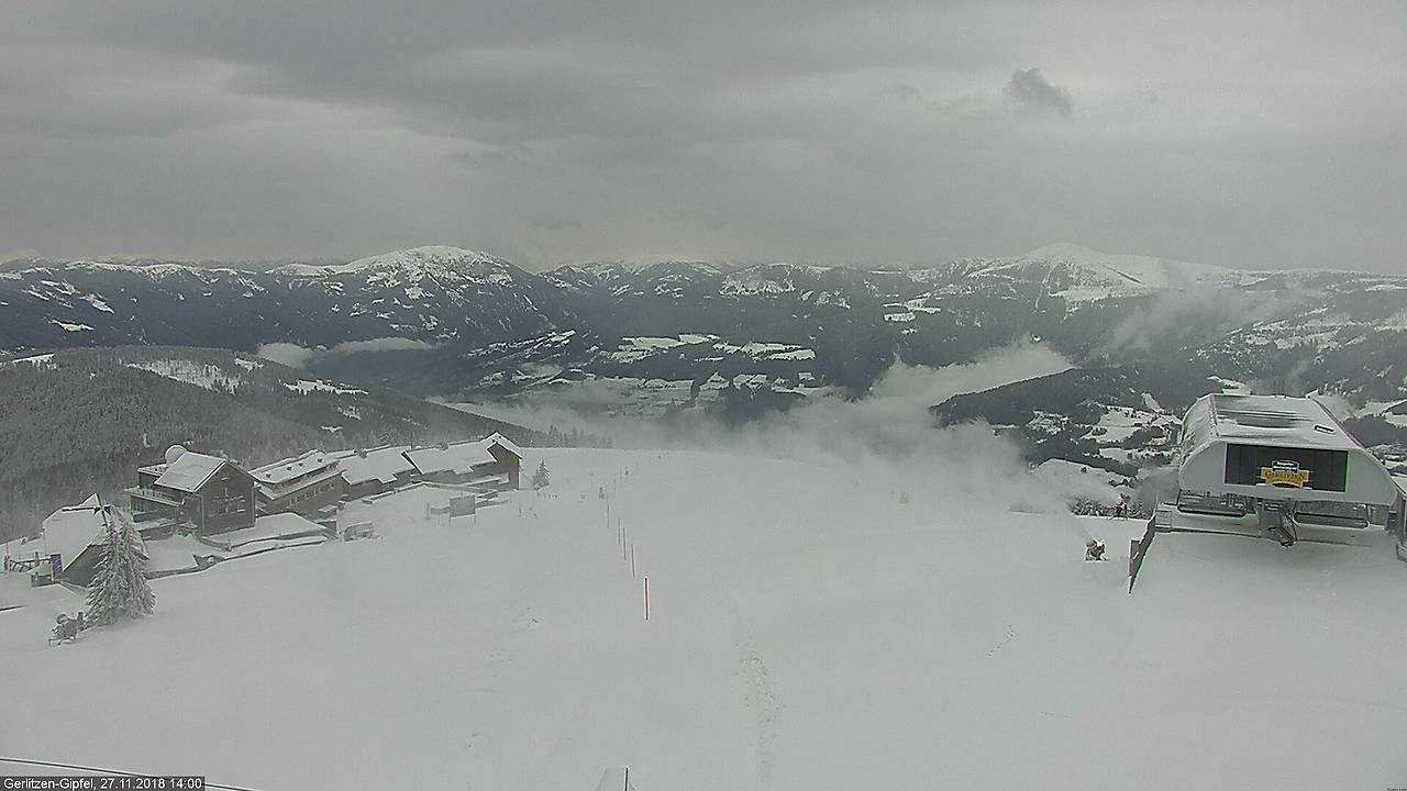 Gerlitzenen is havazott és üzemelnek a hóágyúk is - fotó: webkamera