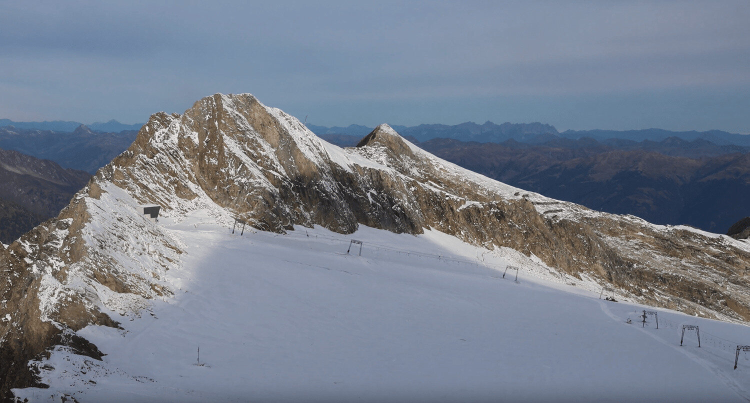 Kaprun gleccser kedden, ahogy a többi gleccseren itt is három napig folyamatosan üzemeltek a hóágyúk