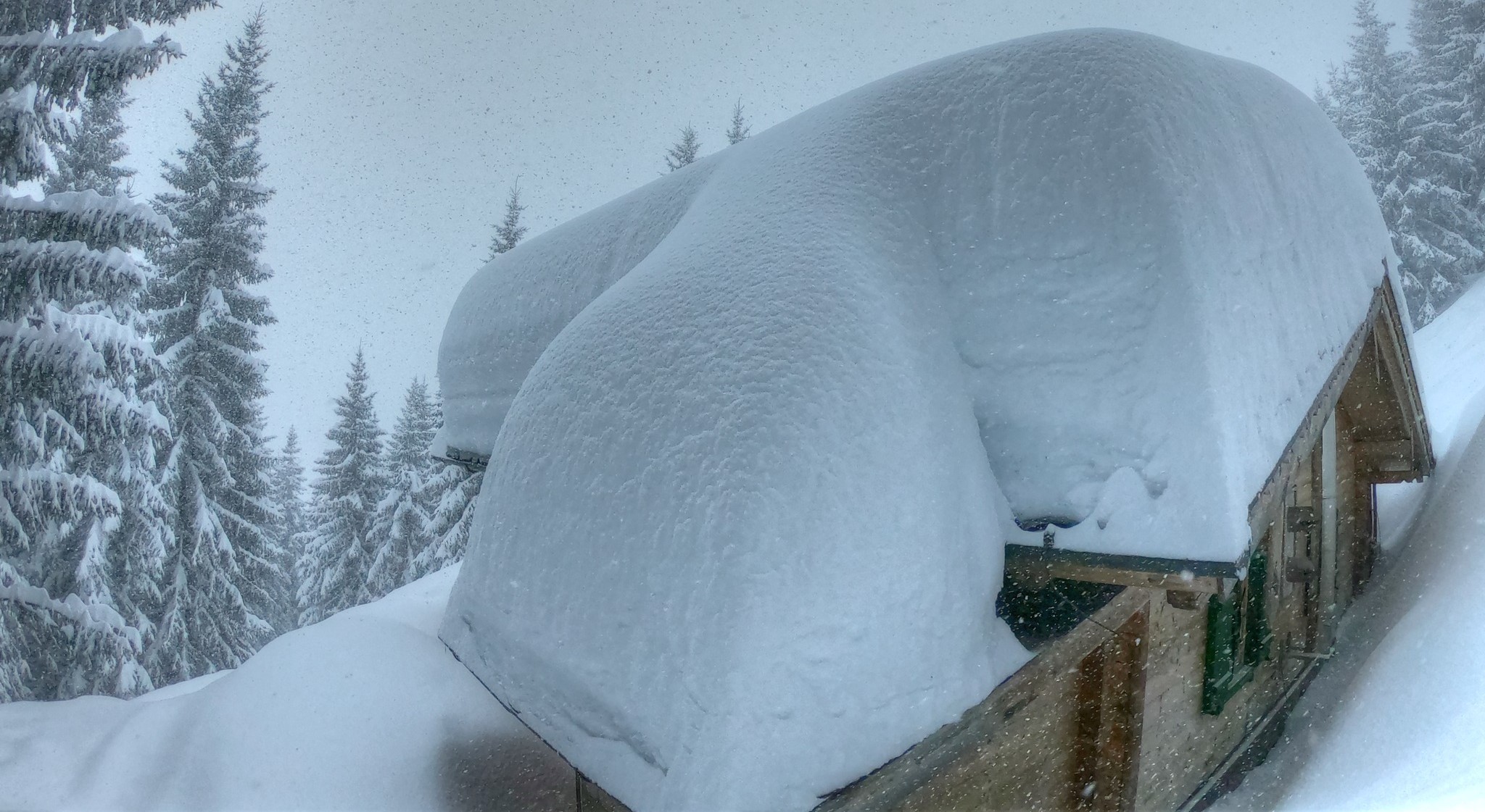 Zell am See hétfőn - Tetemes hómennyiség 1600 méteres magasságban - Fotó: Stánicz Balázs (Stani)