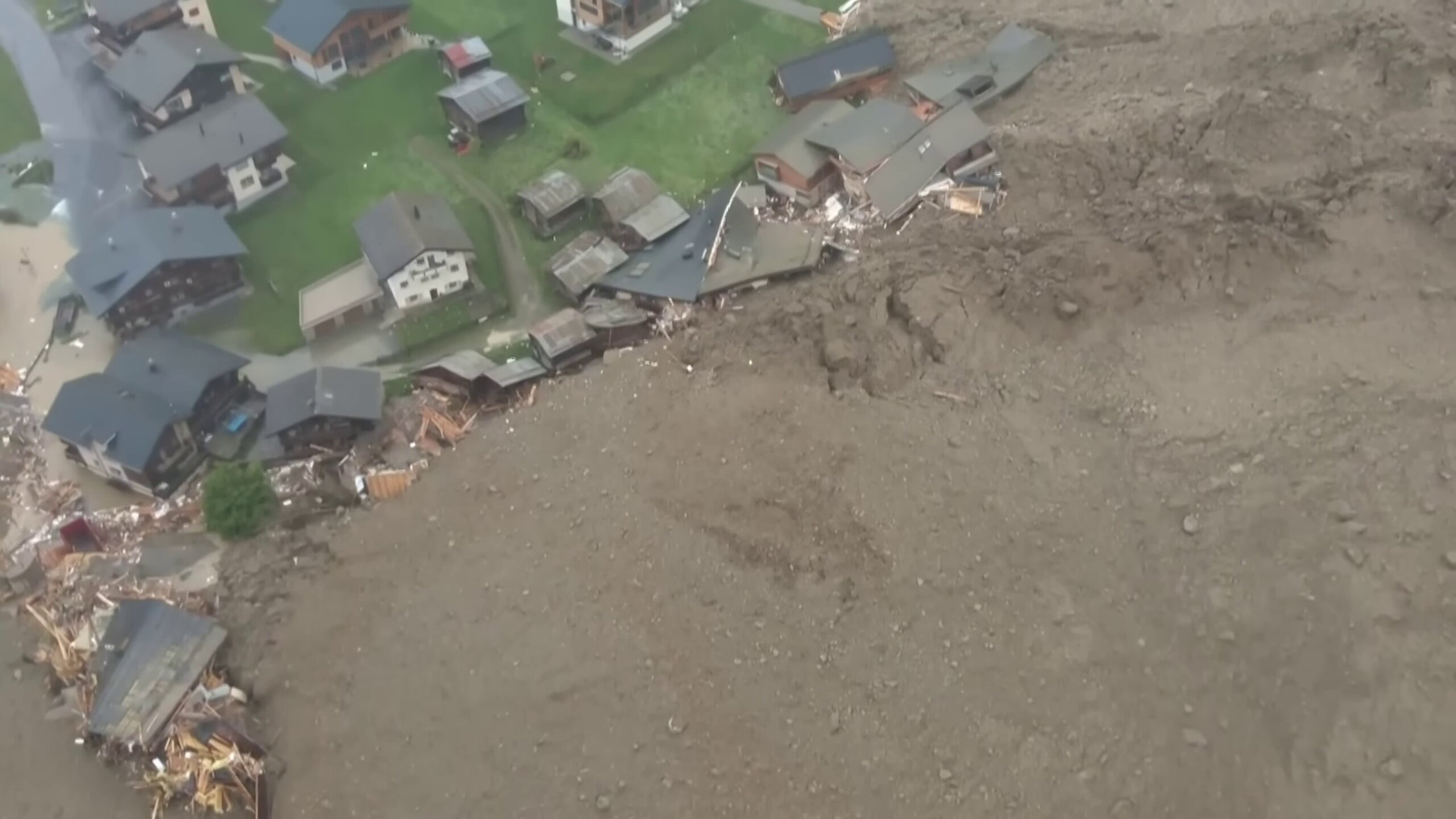 Pillanatkép a lenti drónvideóból