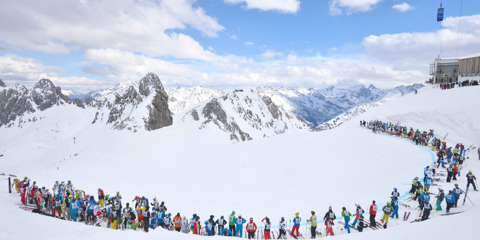 A versenyen összesen 550 versenyző indulhat el 5 kategóriában