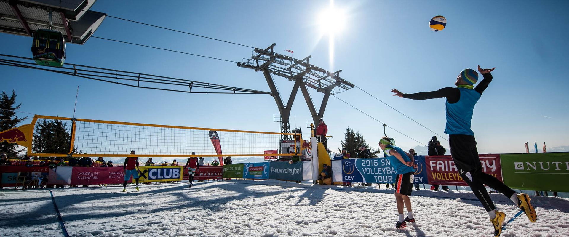 Az ausztriai Wagrainban már rendszeresen rendeznek hóröplabda versenyeket