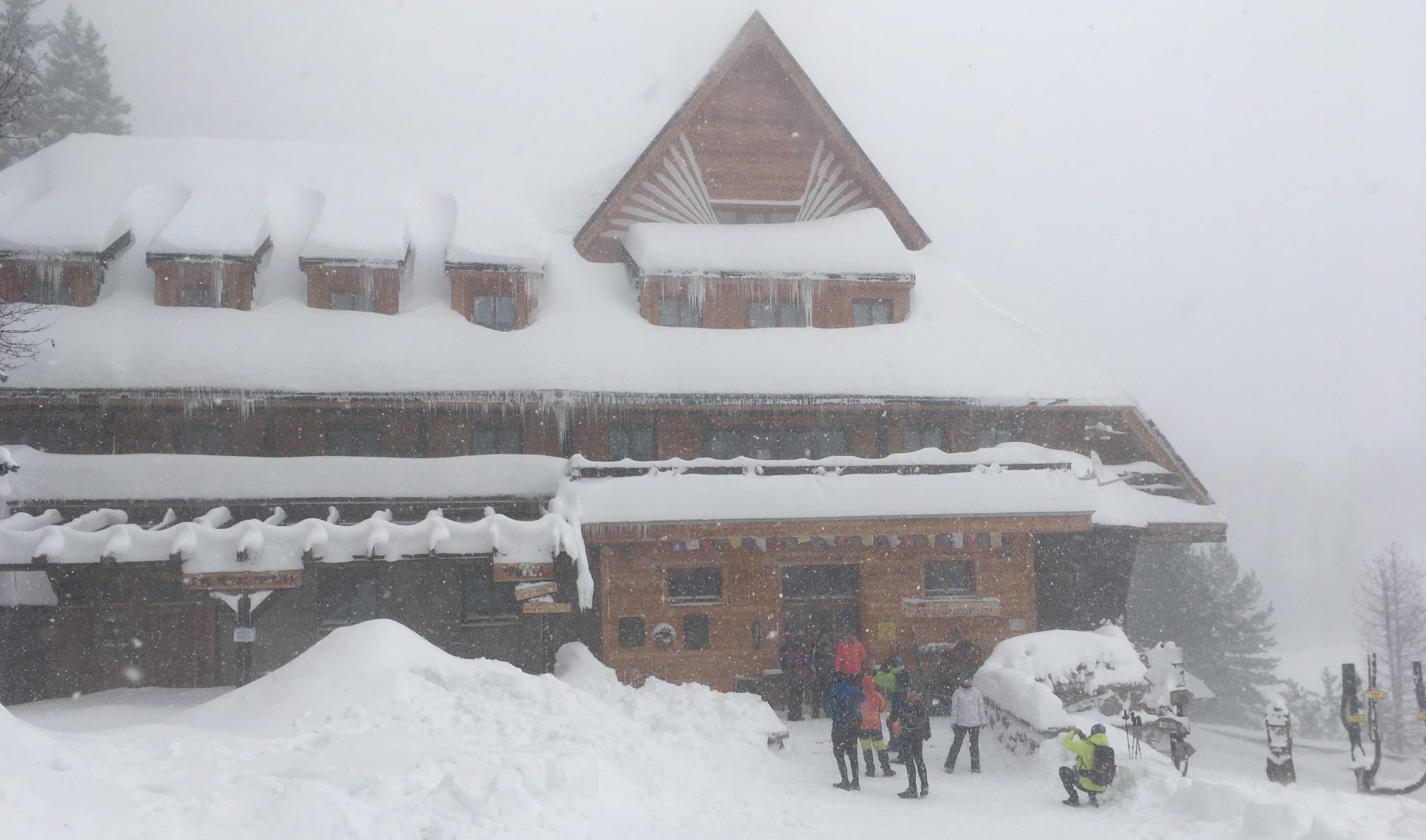 Poprádi-tó a Magas-Tátrában ma délelőtt (Kép: Horský Hotel Popradské Pleso)