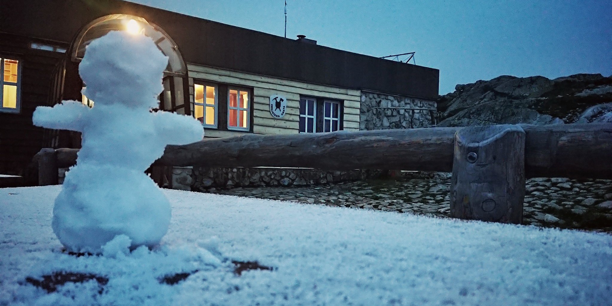 Tegnap este a Hosszú-tavi menedékháznál (Kép: Facebook/Zbojnícka chata)